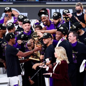 ggbet网页版-库克：湖人20年夺冠后应该再试一年的 第二年氛围肯定不一样了