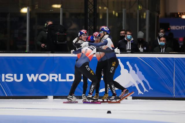 1638165879759033488.jpeg 61a421c8f3e8cf0cc5c398c5.jpeg